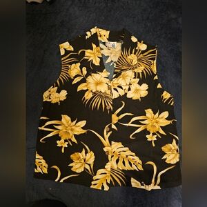 Ioloni Floral Black and Cream Button Down Sleevless Shirt